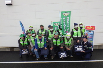 写真：協議会の皆さんとの記念撮影