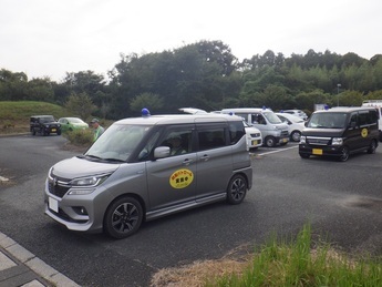 写真:青色防犯パトロール車