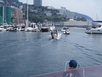 写真:令和6年7月28日、「伊豆小型船安全協会」、「下田海上保安部伊東MPS」と海上合同パトロールを実施しました。