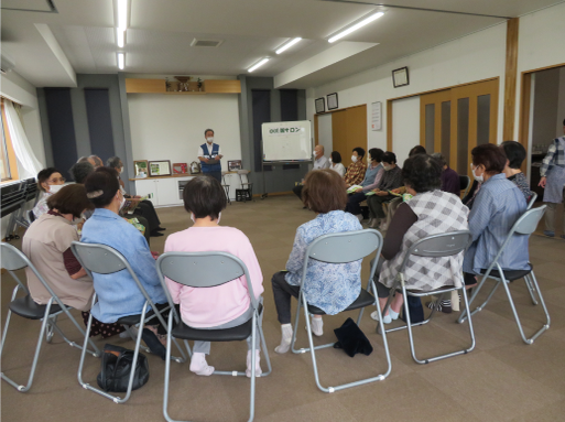 写真：加茂小川端公会堂での防犯講話の様子