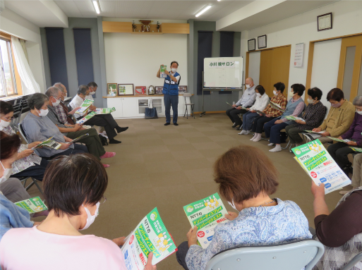 写真：加茂小川端公会堂での防犯講話の様子