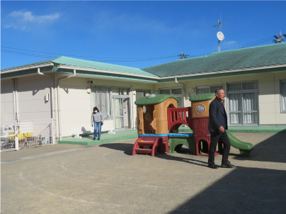 写真：不審者侵入対処訓練の様子