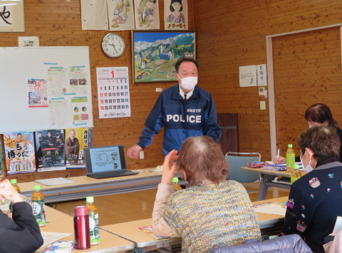 写真：防犯講話の様子