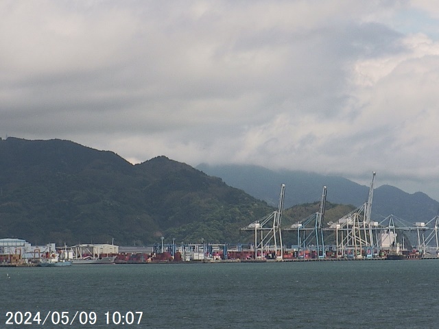 写真：午前10時の清水港からみた富士山の様子